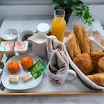 Πανσιόν Les Residences Du Mourillon 3*